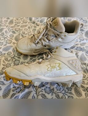 Under Armour Kids White and Gold Baseball Cleats